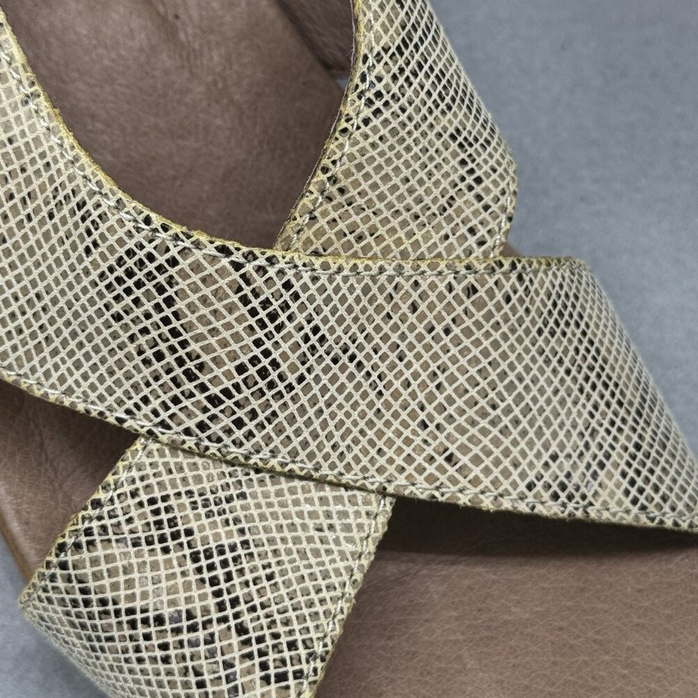 Womens Dansko Sandals Jacinda Taupe Snake Print Platform Wedge Sz US 9 EUR 39 - Picture 12 of 12